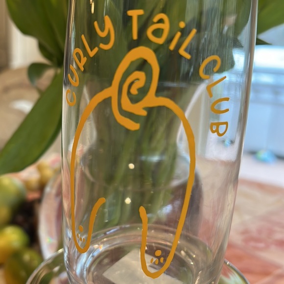 New hand made custom design glassware. “CURLY TAIL CLUB” for all dog owners. - Picture 2 of 7